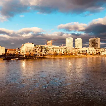 Panorama 22 With Free Parking * Bratislava